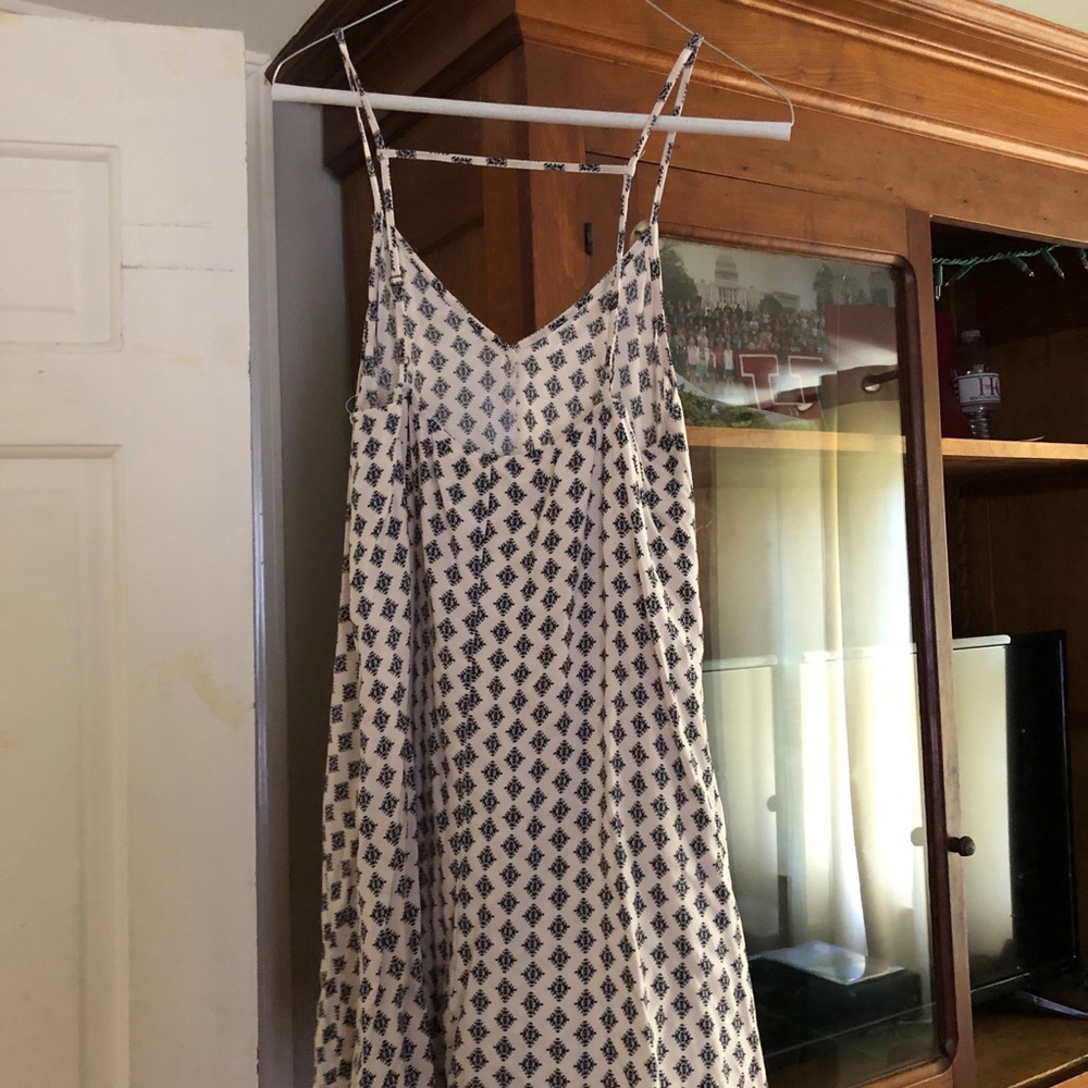 Sundress - Picture 2 of 5